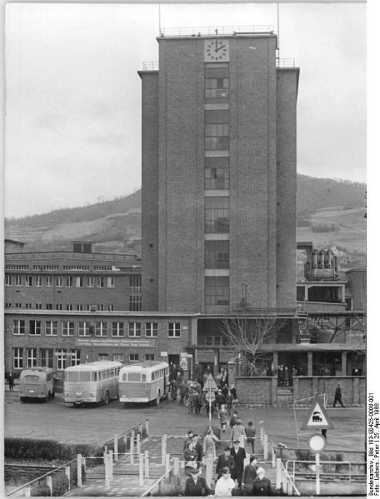 Schwarza, Chemiefaserwerk, Schichtwechsel