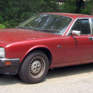 jaguar-xj40.jpg