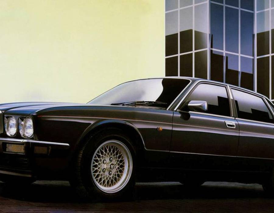 xj40-black.jpg