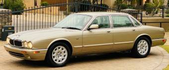 Jaguar XJ8