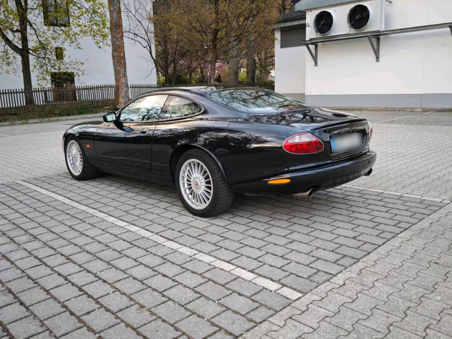 Jaguar XKR – Heck rechts (Detail)